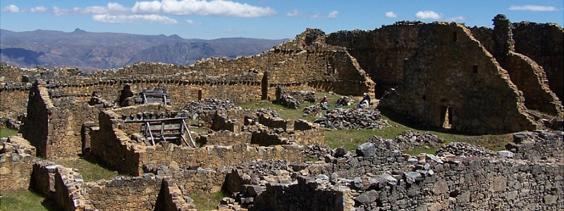 Muros de piedra de Marcahuamachuco